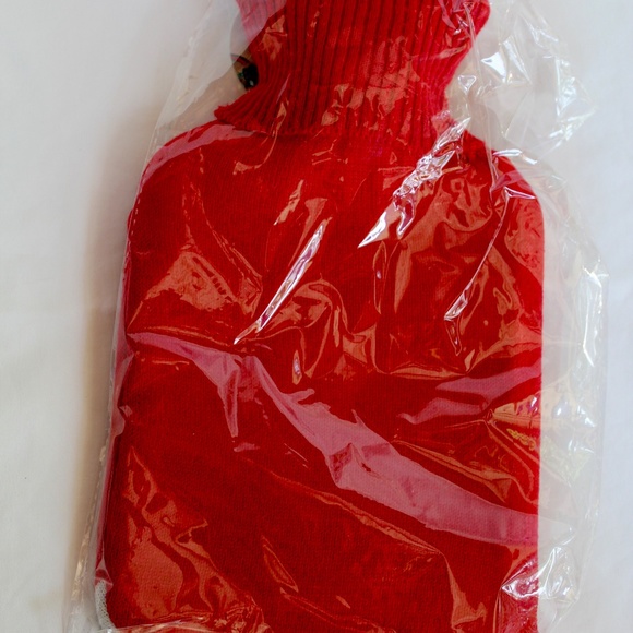 Durable and safe: 2L hot water bottle, made of thick rubber, non-toxic, odorless - Picture 3 of 6